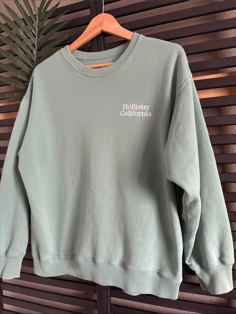 Hollister California Men's Crewneck Sweatshirt - Sage